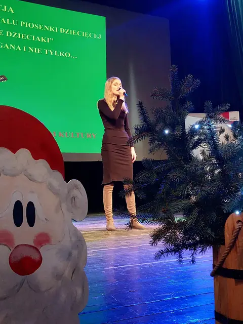 Rozśpiewane dzieciaki na scenie WDK — zdjęcie 42