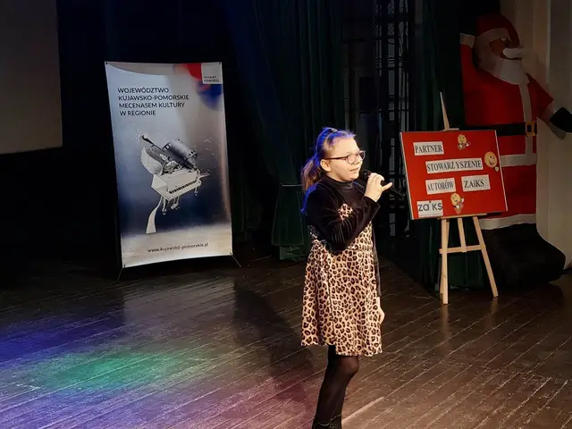 Rozśpiewane dzieciaki na scenie WDK — zdjęcie 49