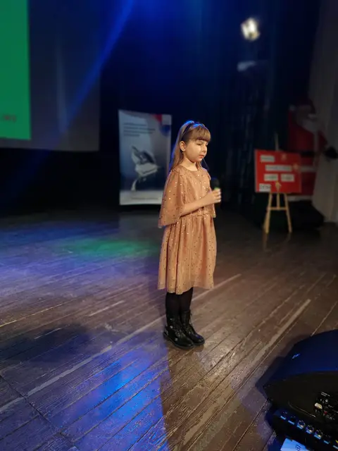 Rozśpiewane dzieciaki na scenie WDK — zdjęcie 55