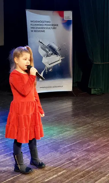 Rozśpiewane dzieciaki na scenie WDK — zdjęcie 67