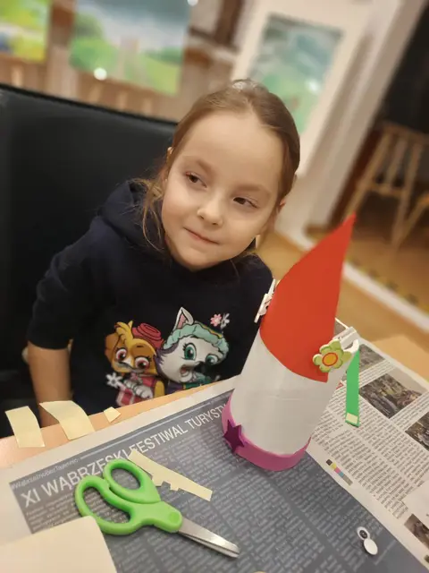 Świąteczne warsztaty plastyczne w WDK — zdjęcie 29