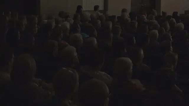 Spektakl teatralny „Miłość nie z tej ziemi” w WDK — zdjęcie 4