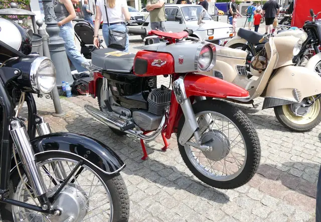 Miejska Wystawa Zabytkowych Motocykli za nami — zdjęcie 19