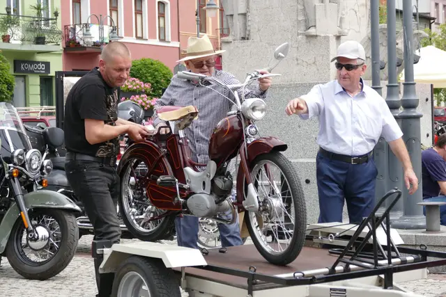 Miejska Wystawa Zabytkowych Motocykli za nami — zdjęcie 31