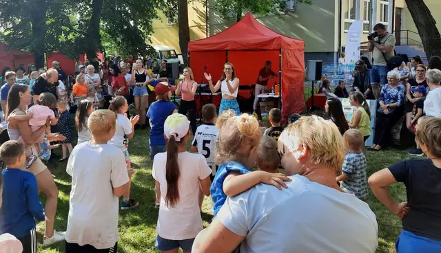 DZIEŃ DZIECKA „ALE W KOŁO JEST WESOŁO” — zdjęcie 1