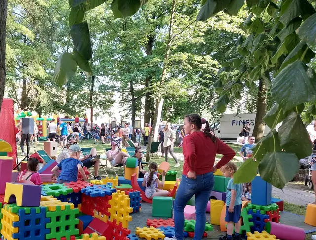 DZIEŃ DZIECKA „ALE W KOŁO JEST WESOŁO” — zdjęcie 6