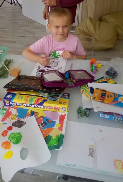 Dzieci na plenerze malarskim — zdjęcie 9