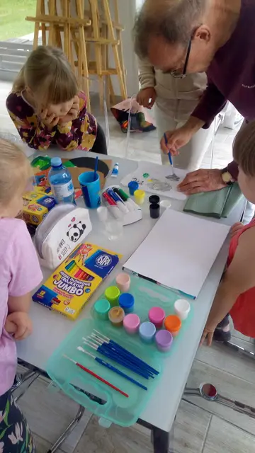 Dzieci na plenerze malarskim — zdjęcie 16