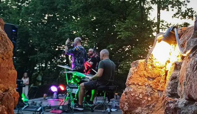 Zespół Karmel zagrał na ruinach — zdjęcie 4