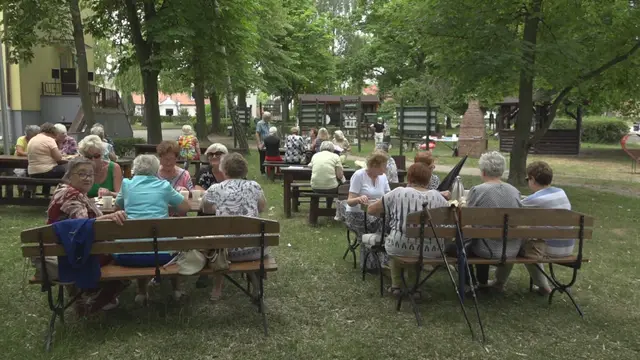 ZAJĘCIA Z ANIMATOREM WĄBRZESKIE FAJFY „PIECHOTĄ DO LATA” — zdjęcie 1