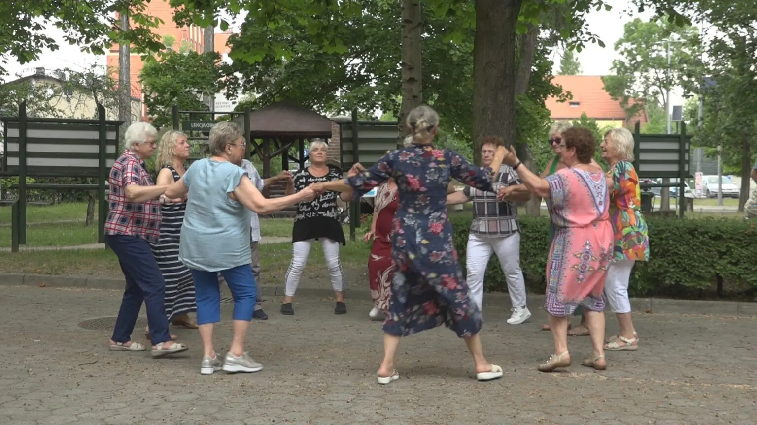 ZAJĘCIA Z ANIMATOREM WĄBRZESKIE FAJFY „PIECHOTĄ DO LATA”