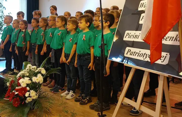 Piosenki patriotyczne w domu kultury — zdjęcie 4