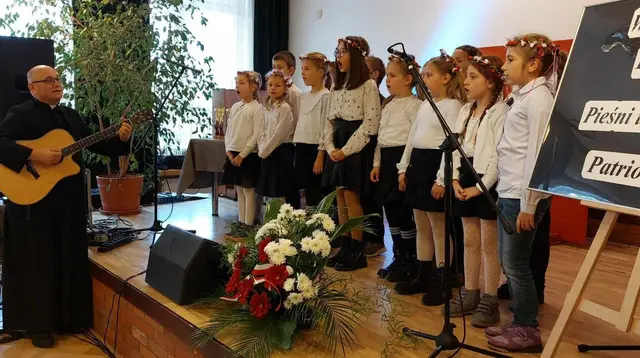 Piosenki patriotyczne w domu kultury — zdjęcie 34