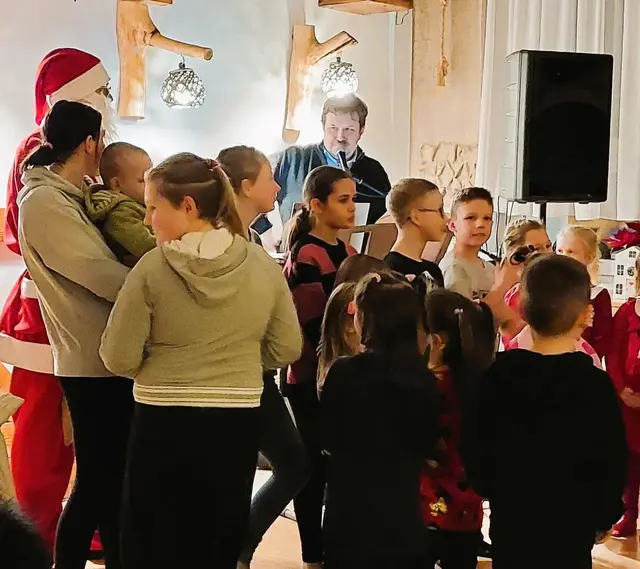Mikołajkowe muzykowanie w WDK — zdjęcie 1