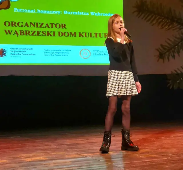 Rozśpiewane dzieciaki na scenie WDK — zdjęcie 4