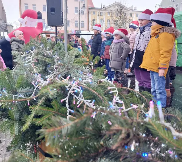 Jarmark Świąteczny na wąbrzeskim rynku — zdjęcie 19