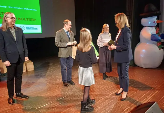 Rozśpiewane dzieciaki na scenie WDK — zdjęcie 10