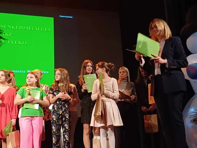 Rozśpiewane dzieciaki na scenie WDK — zdjęcie 12