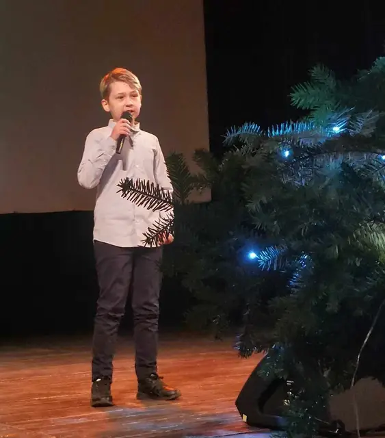 Rozśpiewane dzieciaki na scenie WDK — zdjęcie 13