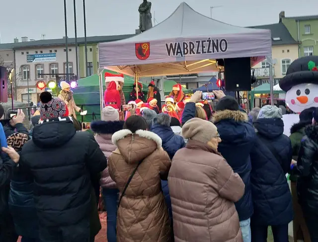 Jarmark Świąteczny na wąbrzeskim rynku — zdjęcie 33