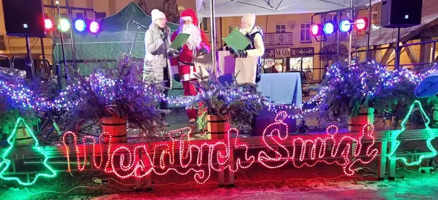 Jarmark Świąteczny na wąbrzeskim rynku — zdjęcie 34
