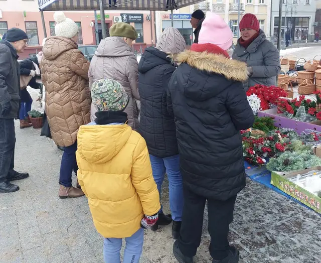 Jarmark Świąteczny na wąbrzeskim rynku — zdjęcie 37