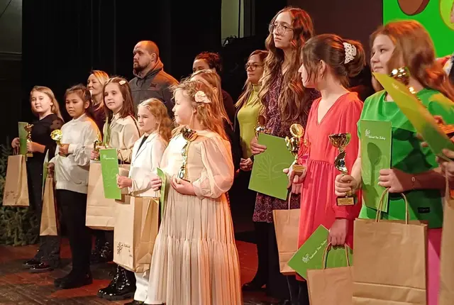 Rozśpiewane dzieciaki na scenie WDK — zdjęcie 19