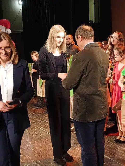 Rozśpiewane dzieciaki na scenie WDK — zdjęcie 21