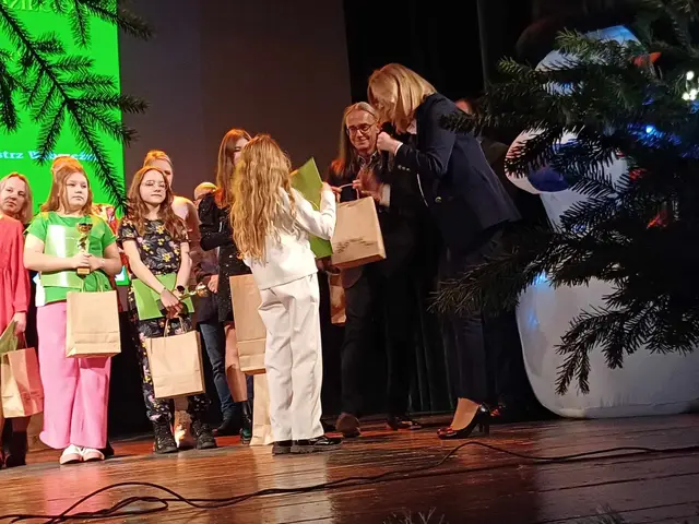 Rozśpiewane dzieciaki na scenie WDK — zdjęcie 24