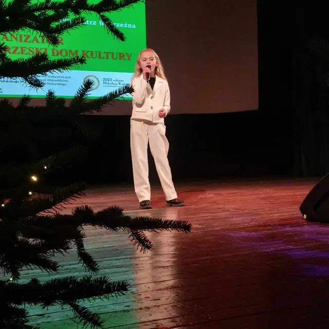 Rozśpiewane dzieciaki na scenie WDK — zdjęcie 28
