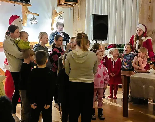 Mikołajkowe muzykowanie w WDK — zdjęcie 6