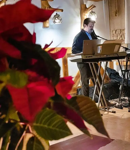 Mikołajkowe muzykowanie w WDK — zdjęcie 7