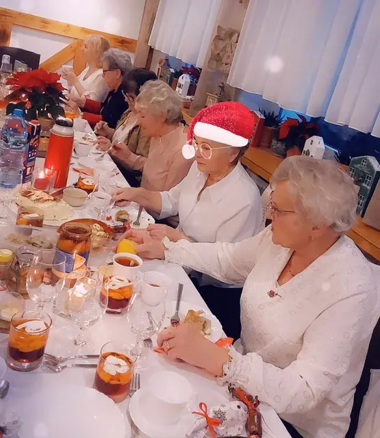 Spotkanie świąteczne w Klubie Seniora — zdjęcie 6