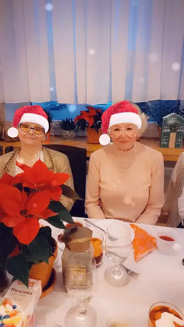 Spotkanie świąteczne w Klubie Seniora — zdjęcie 7