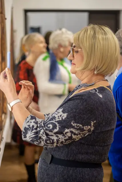 Wystawa starej fotografii ślubnej „Ona i On” w WDK — zdjęcie 1