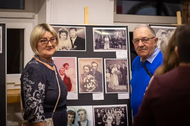 Wystawa starej fotografii ślubnej „Ona i On” w WDK — zdjęcie 8