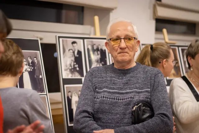 Wystawa starej fotografii ślubnej „Ona i On” w WDK — zdjęcie 18