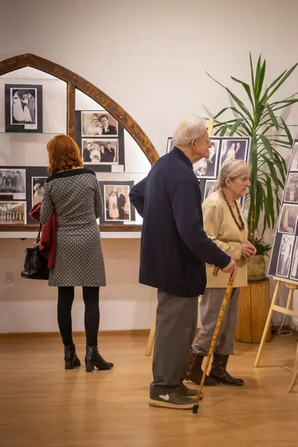 Wystawa starej fotografii ślubnej „Ona i On” w WDK — zdjęcie 26