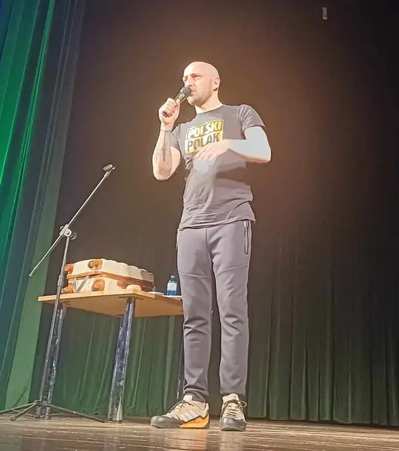 Stand – up w wykonaniu Marcina Positive — zdjęcie 9