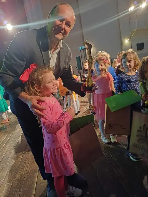 Mali artyści na scenie WDK — zdjęcie 82