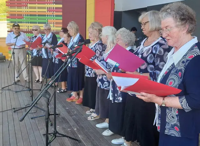 Seniorzy nad wąbrzeskim jeziorem — zdjęcie 20