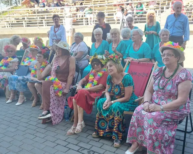 Seniorzy nad wąbrzeskim jeziorem — zdjęcie 26