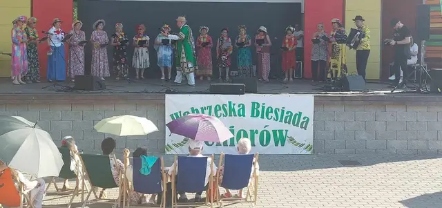 Seniorzy nad wąbrzeskim jeziorem — zdjęcie 33