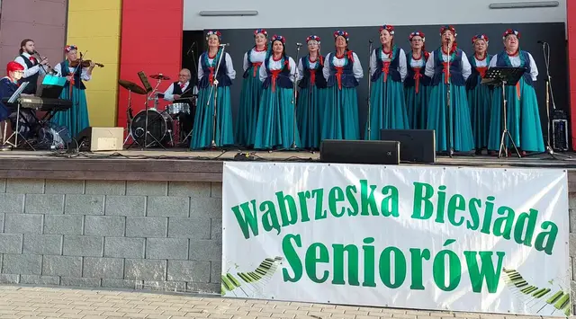 Seniorzy nad wąbrzeskim jeziorem — zdjęcie 34