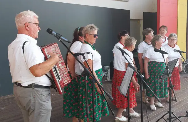 Seniorzy nad wąbrzeskim jeziorem — zdjęcie 45