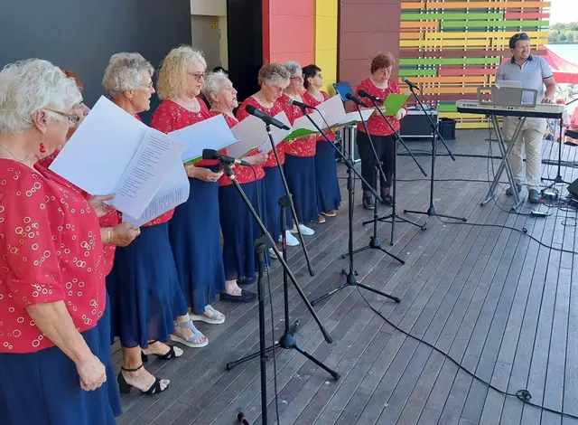 Seniorzy nad wąbrzeskim jeziorem — zdjęcie 49