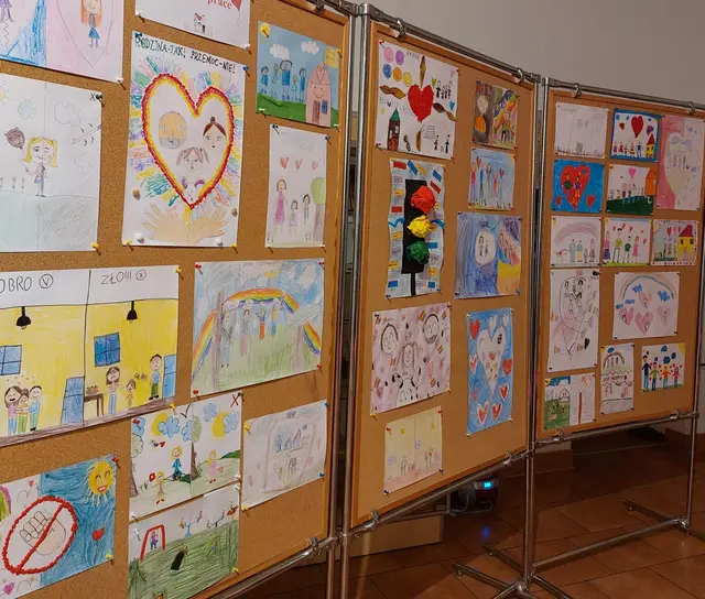 Wystawa prac „Dzieciństwo bez przemocy” — zdjęcie 8