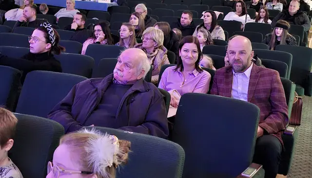 Rozśpiewane dzieciaki na scenie WDK — zdjęcie 2
