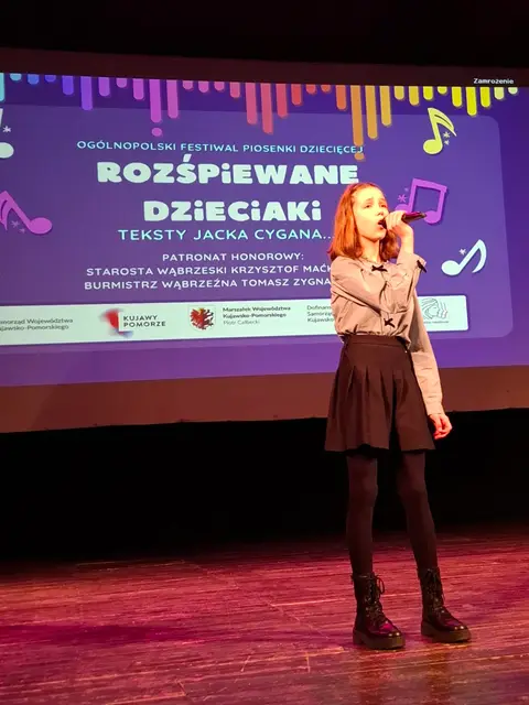 Rozśpiewane dzieciaki na scenie WDK — zdjęcie 20