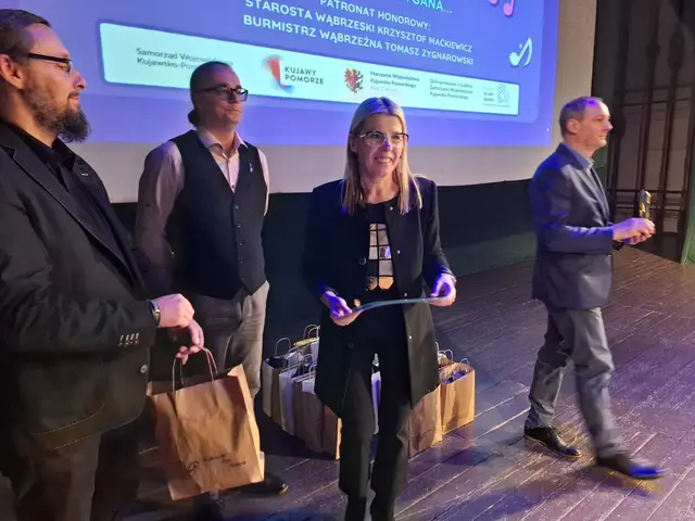 Rozśpiewane dzieciaki na scenie WDK — zdjęcie 29